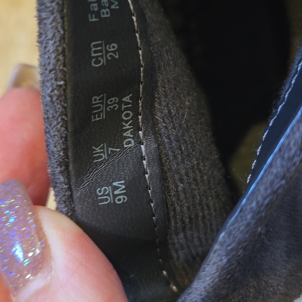 Dr. Scholl's Be Energized Foam Technology Gray Suede Dakota Ankle Wedge Booties - Picture 10 of 12